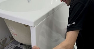 Установка экрана под ванну - цена за работу от 4231 руб. в Сосногорске